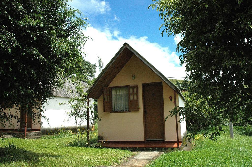 Pousada&Camping Serras Verdes Conservatória Quarto foto